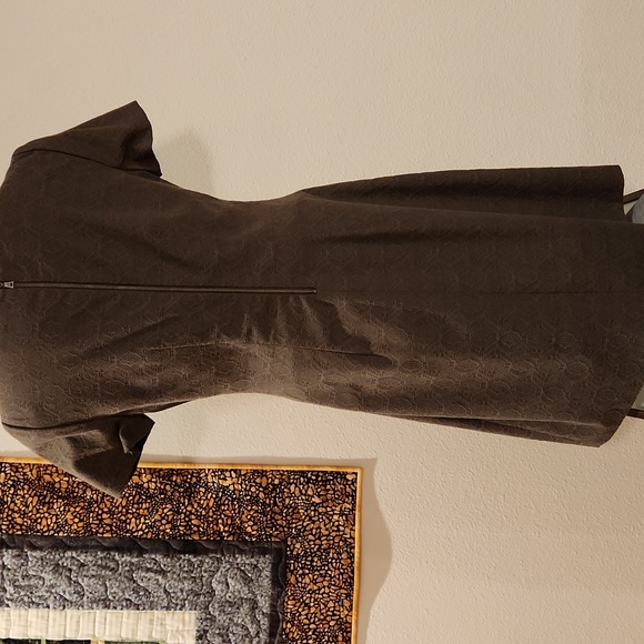 Elie Tahari Brown Print Fitted Zip Back Shift Dress Cap Sleeve SZ 6 - Picture 5 of 13